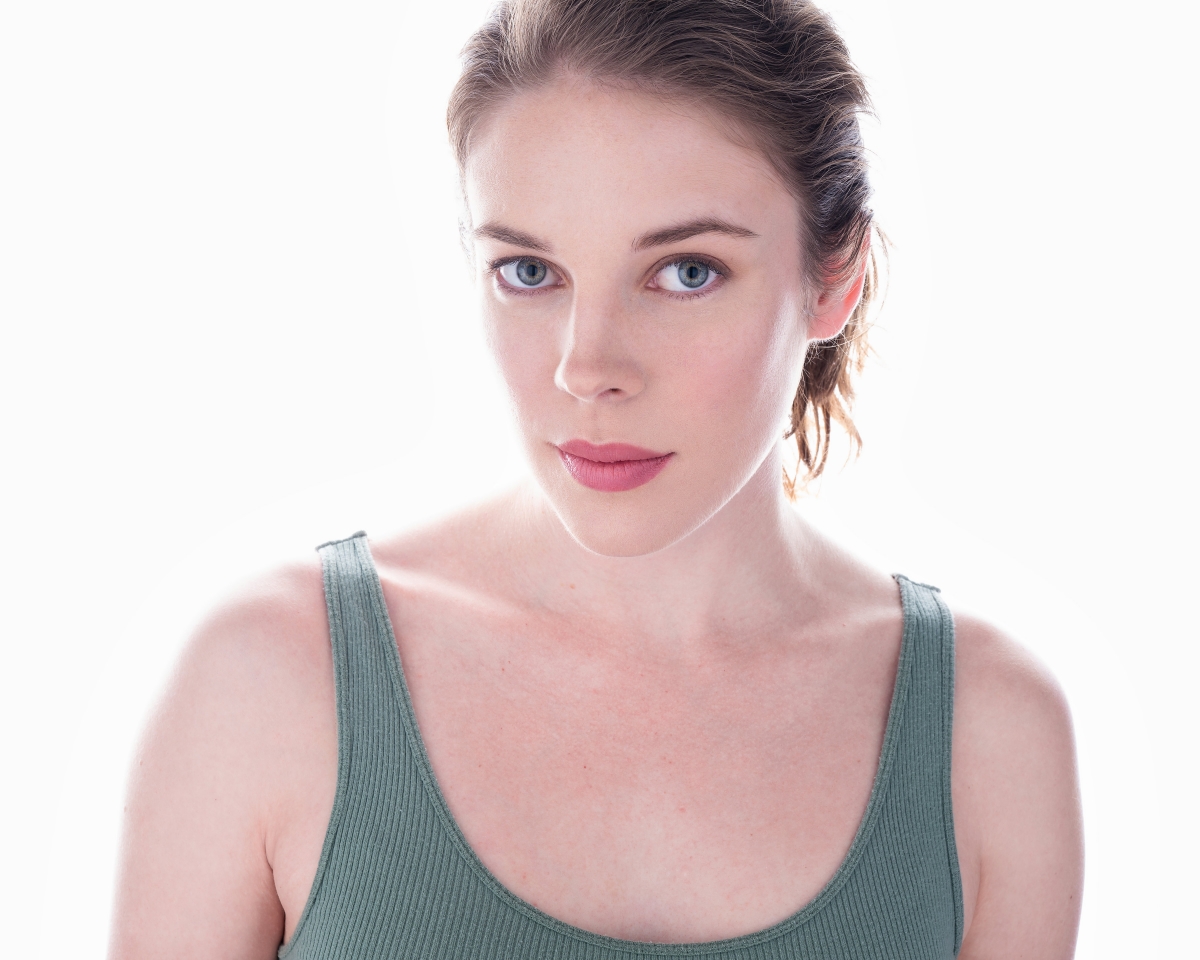 Little Women Actress Seeks God’s Direction in Story and Service - Dove.org