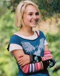 AnnaSophia Robb Connects with Dove